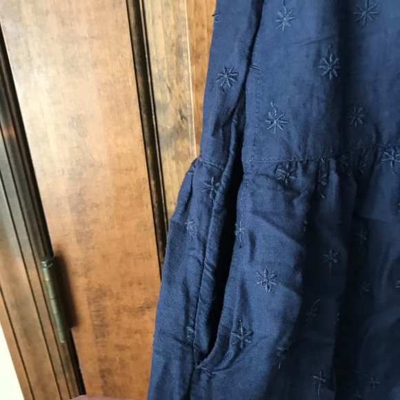 Old Navy Pullover Navy Blue Tiered Dress w/Scattered Embroidered Flowers Large - Picture 9 of 14